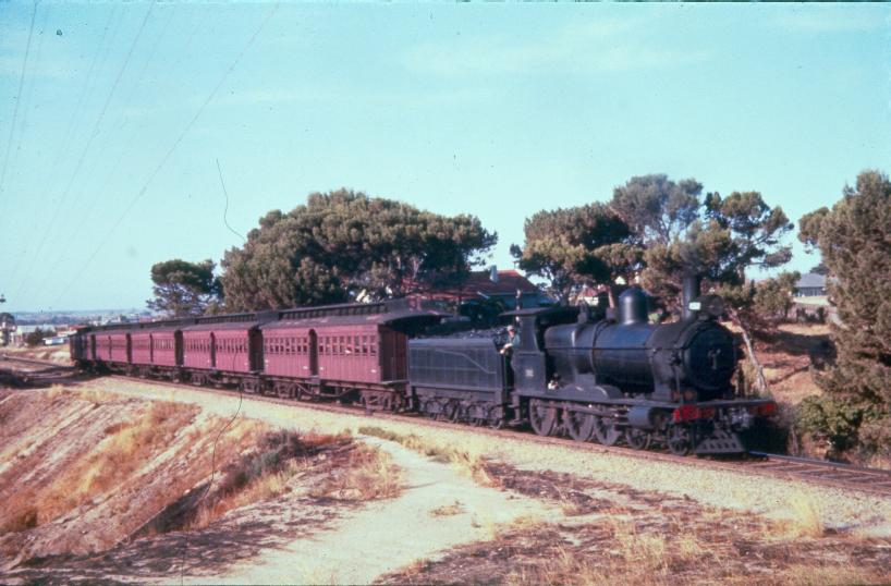 RX 152 after leaving Seacliff station